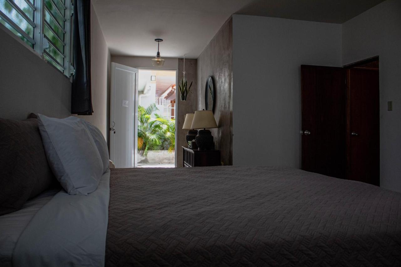 Guest house The Emerald Pr
